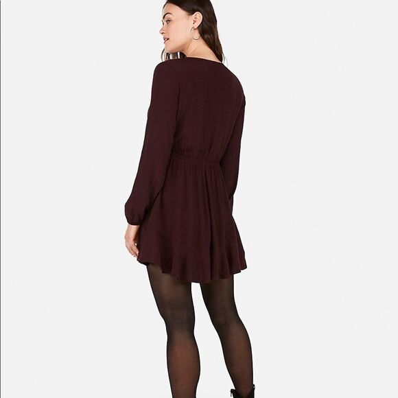 ✨ Ruffled Wrap Long Sleeve Dress✨ - Picture 5 of 7